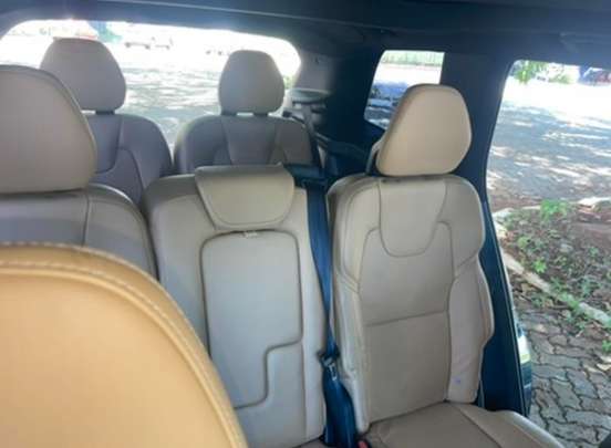 VOLVO-XC90-2018