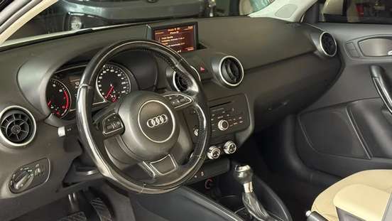 AUDI-A1-2011