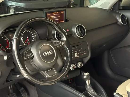 AUDI-A1-1.4 TFSI ATTRACTION 16V 122CV GASOLINA 4P AUTOMÁTICO AUDI-A1-2011