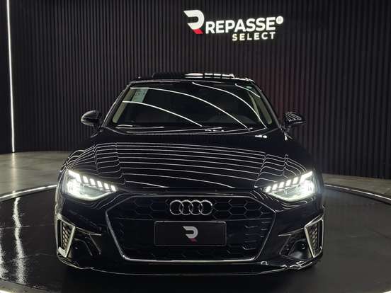 AUDI-A4-2022