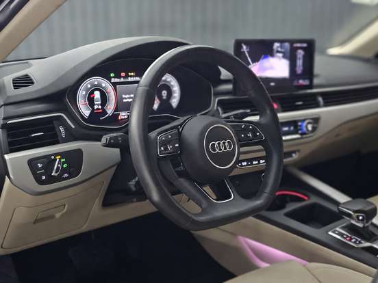 AUDI-A4-2022