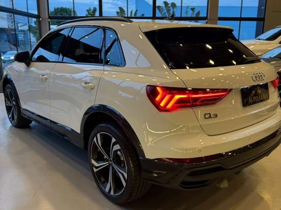 AUDI-Q3-2024