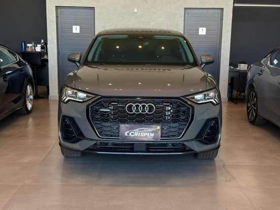 AUDI-Q3-2023