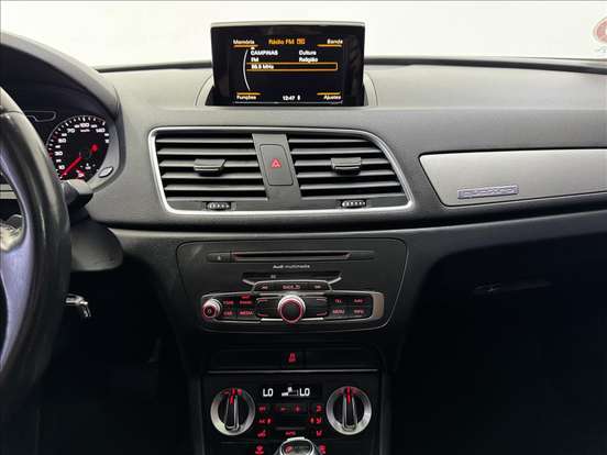 AUDI-Q3-2015