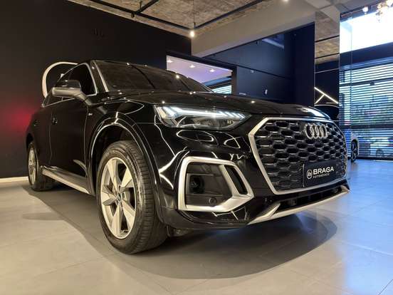 AUDI-Q5-2021