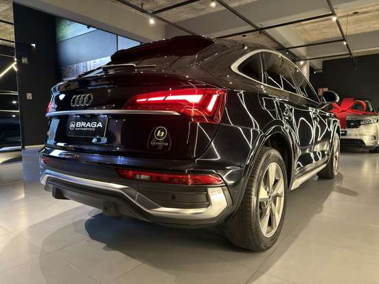 AUDI-Q5-2021
