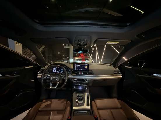 AUDI-Q5-2021