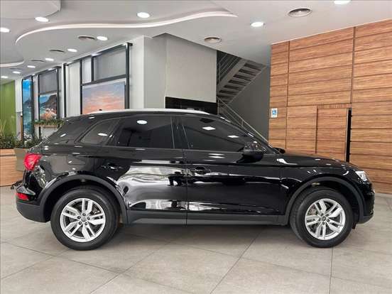 AUDI-Q5-2019