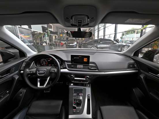 AUDI-Q5-2020