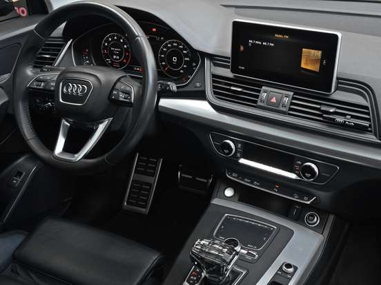 AUDI-Q5-2020