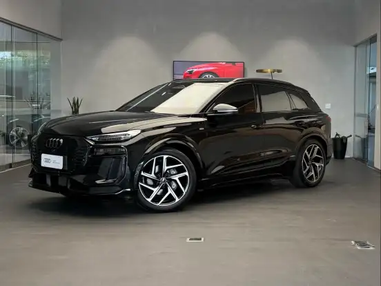 AUDI-Q6 E-TRON-100 KW ELÉTRICO PERFORMANCE BLACK QUATTRO AUDI-Q6 E-TRON-2025