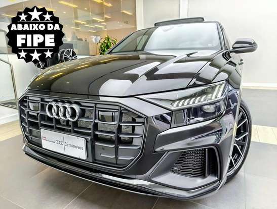 AUDI-Q8-2023