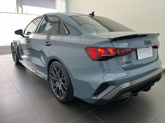 AUDI-RS3-2025