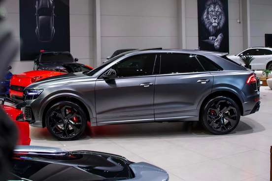 AUDI-RS4-2021