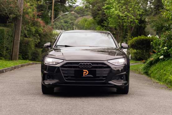 AUDI-A4-2022