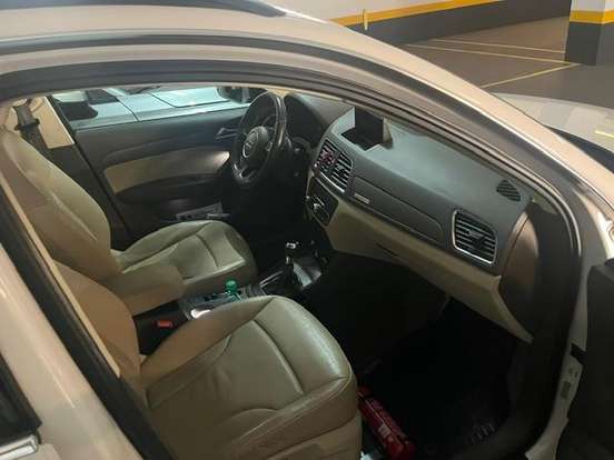 AUDI-Q3-2014