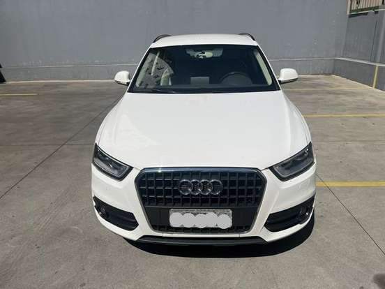 AUDI-Q3-2014