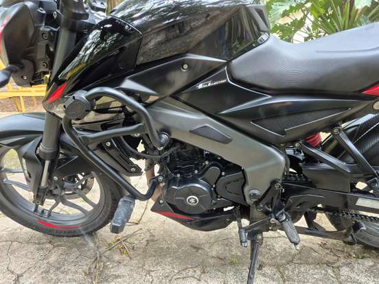 BAJAJ-DOMINAR 200-2024