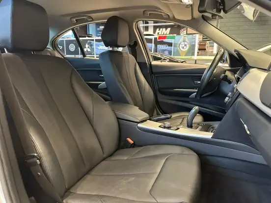 BMW-316i-2014