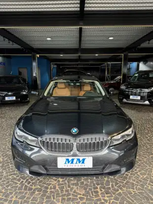 BMW-320i-2022