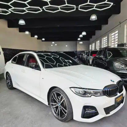 BMW-320i-2021