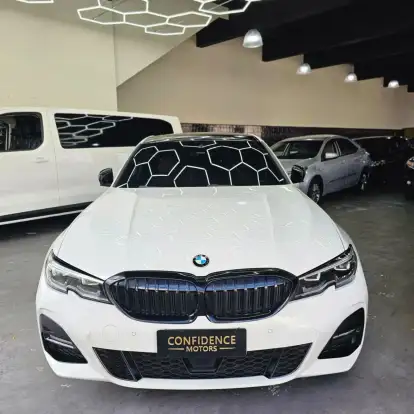BMW-320i-2021