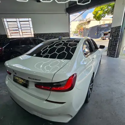 BMW-320i-2021