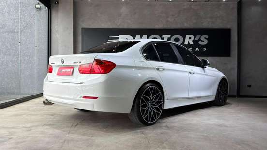 BMW-320i-2014