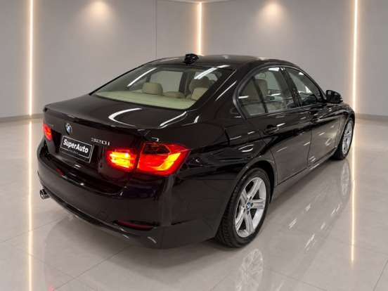 BMW-320i-2015