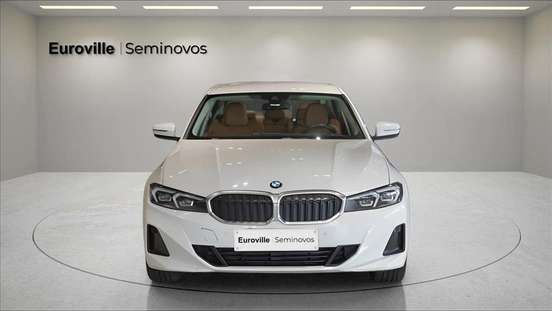 BMW-320i-2023