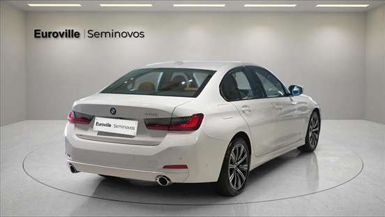 BMW-320i-2023