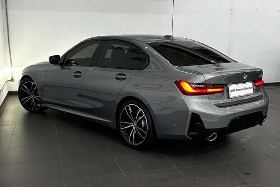 BMW-320i-2023
