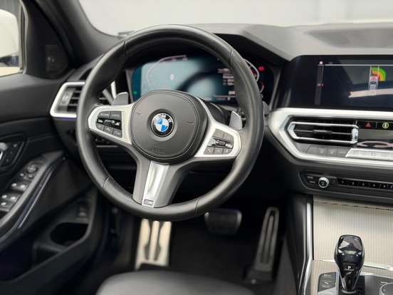 BMW-320i-2020