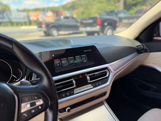 BMW-320i-2020