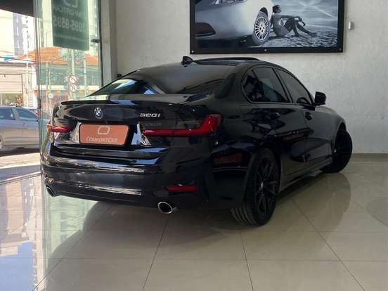 BMW-320i-2020