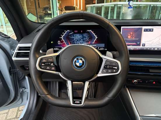 BMW-330e-2.0 16V TURBO HÍBRIDO M SPORT AUTOMÁTICO BMW-330e-2025