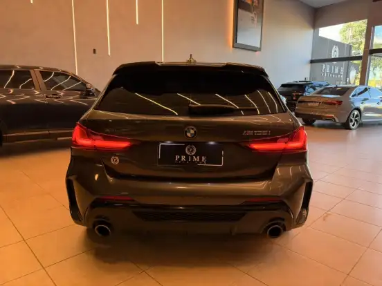 BMW-M 135i-2021