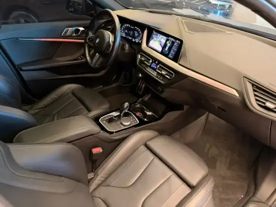 BMW-M 135i-2021