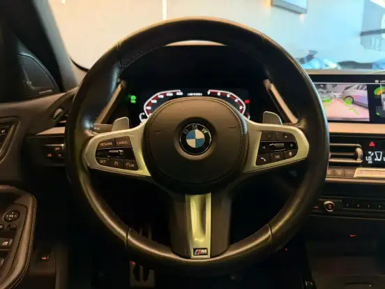 BMW-M 135i-2021