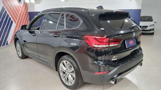 BMW-X1-2021