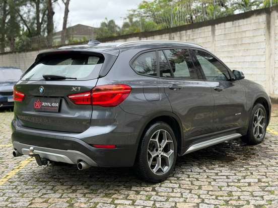 BMW-X1-2.0 16V TURBO ACTIVEFLEX SDRIVE20I X-LINE 4P AUTOMÁTICO BMW-X1-2017