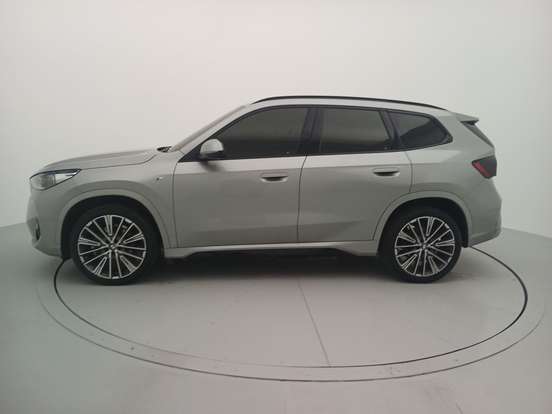 BMW-X1-2023