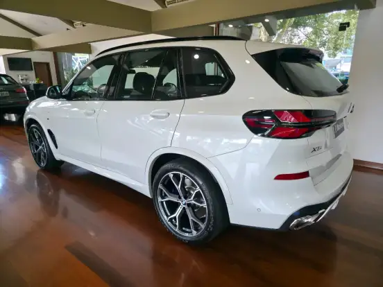BMW-X5-2025