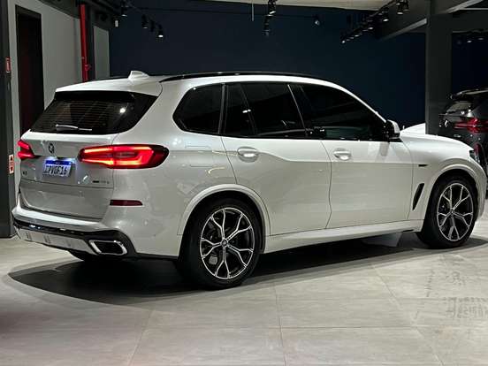 BMW-X5-3.0 I6 TURBO HÍBRIDO XDRIVE45E M SPORT AUTOMÁTICO BMW-X5-2022
