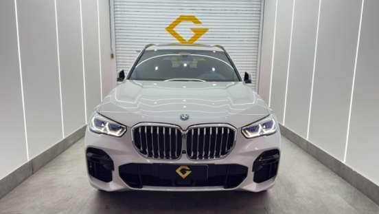 BMW-X5-2021