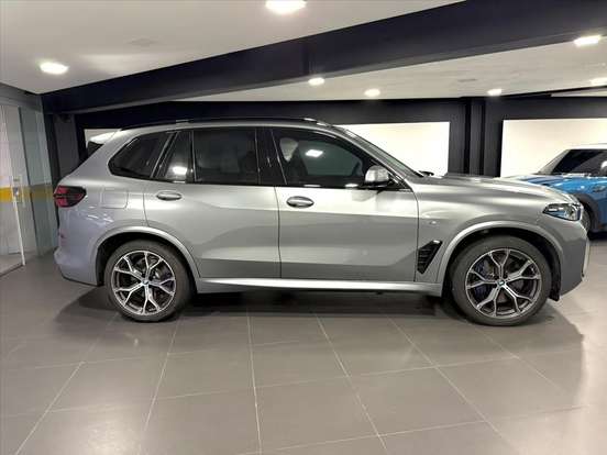 BMW-X5-3.0 I6 TURBO HÍBRIDO XDRIVE50E M SPORT AUTOMÁTICO BMW-X5-2024