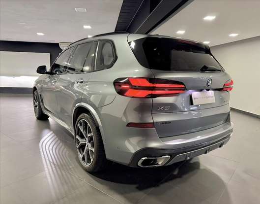 BMW-X5-2024