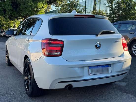 BMW-118i-1.6 SPORT GP 16V TURBO GASOLINA 4P AUTOMÁTICO BMW-118i-2013