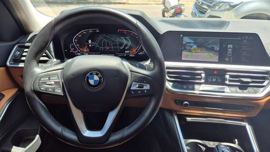BMW-320i-2021