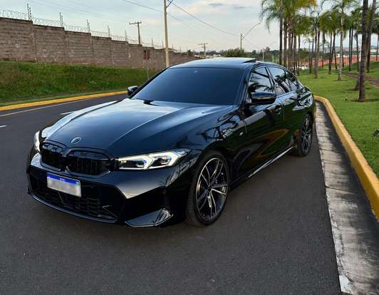 BMW-320i-2023